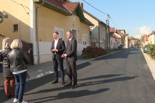 Megújult a Püspöki Grácián utca 
 Megújult a Püspöki Grácián utca