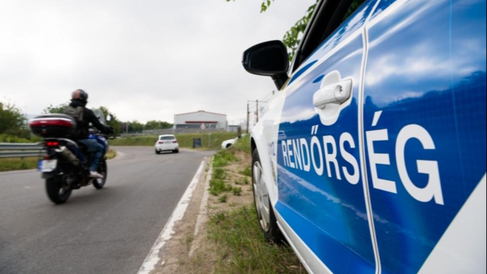 Motorosokat és kerékpárosokat ellenőriz a rendőrség két napon át Motorosokat és kerékpárosokat ellenőriz a rendőrség két napon át