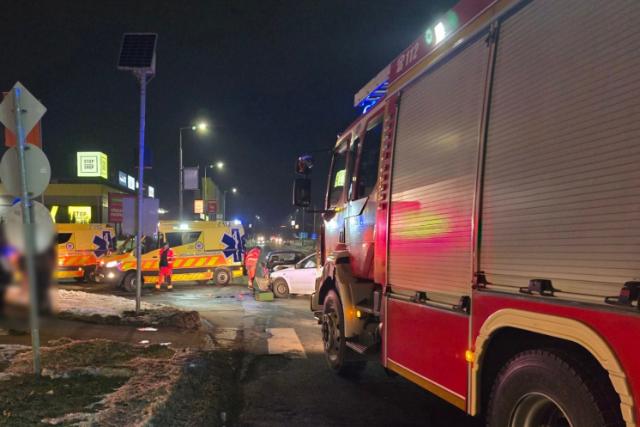 Front�lisan �tk�z�tt k�t aut� Nagykanizs�n 