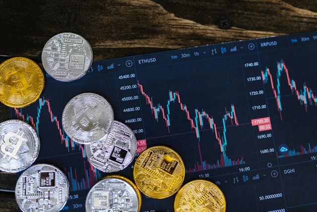Kriptovaluta ügyletekben való jártasságra hivatkozott a csaló – vádat emeltek Kriptovaluta ügyletekben való jártasságra hivatkozott a csaló – vádat emeltek