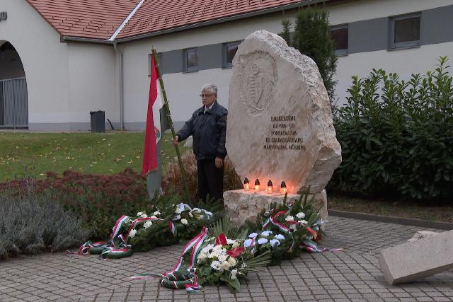 Nemzeti ünnep – Városszerte megemlékeztek az 56-os eseményekről  Nemzeti ünnep – Városszerte megemlékeztek az 56-os eseményekről