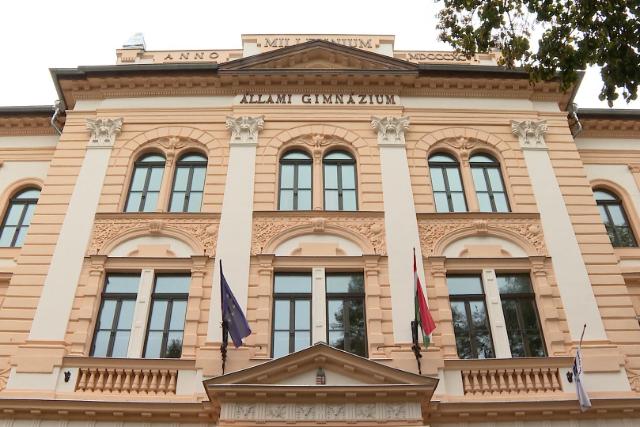 A Zalaegerszegi Zrínyi Miklós Gimnázium a legjobb vidéki gimnáziumok között szerepel A Zalaegerszegi Zrínyi Miklós Gimnázium a legjobb vidéki gimnáziumok között szerepel