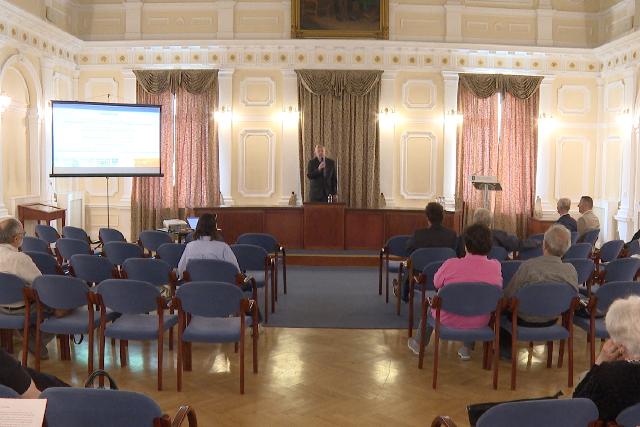 V�laszt�sok – Tudom�nyos konferencia a lev�lt�rban