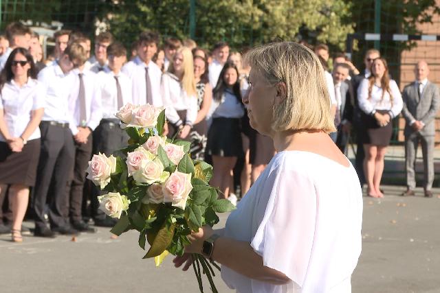 Becsengettek – Évnyitó a Csány technikumban Becsengettek – Évnyitó a Csány technikumban