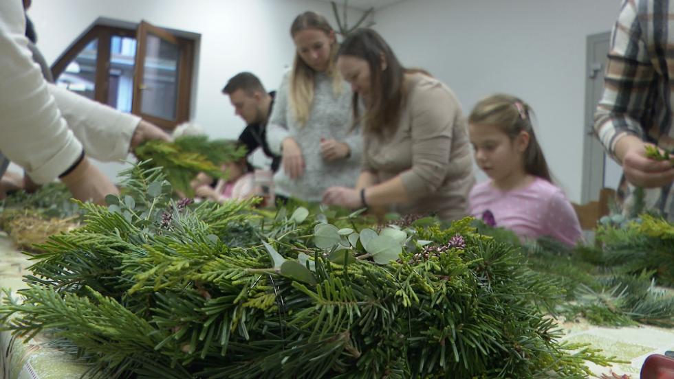 Adventi koszorút készítettek Adventi koszorút készítettek