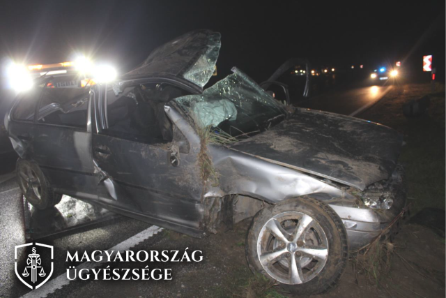 Ittasan csap�dott jelz�t�bl�nak Zalaegerszegn�l a sof�r, aki s�lyosan meg is s�r�lt