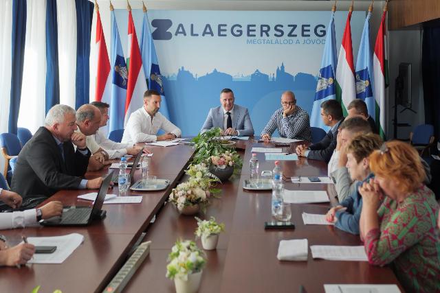 Azbesztmentes�t�s: p�ly�zatot ny�jt be Zalaegerszeg, a sz�ks�ges �nr�szt hitelb�l biztos�tan�k
