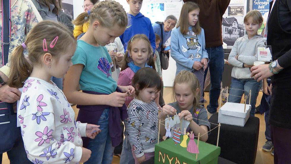 Ruhakalandok a Göcseji Múzeumban Ruhakalandok a Göcseji Múzeumban