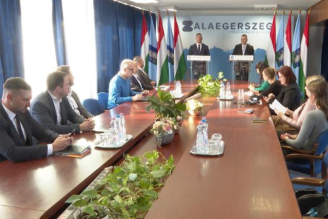 �vind�t� Zeginf�t tartott a v�ros vezet�se