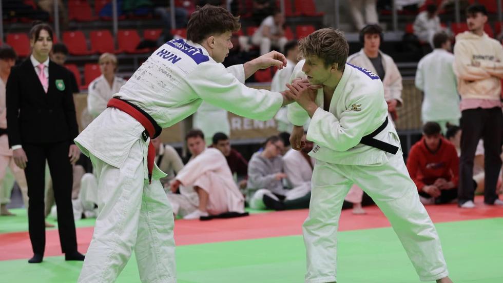 Mtffy Gbor ezstrmet szerzett a MEFOB-on
