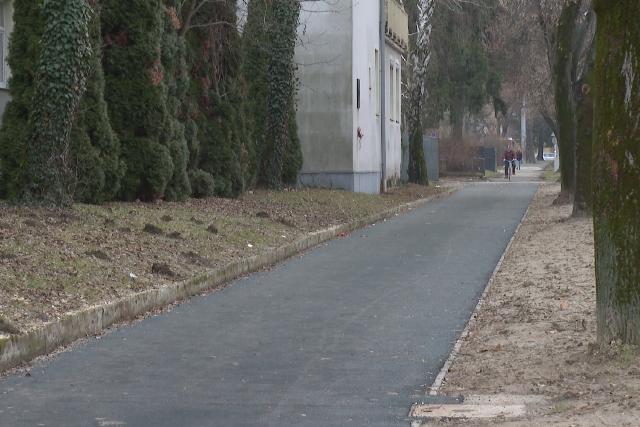 Meg�jult a j�rdaszakasz a Gasparich utc�ban 