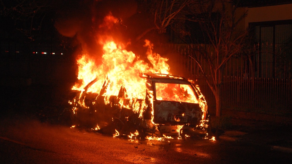 Kigyulladt egy autó Kisvásárhelyen Kigyulladt egy autó Kisvásárhelyen