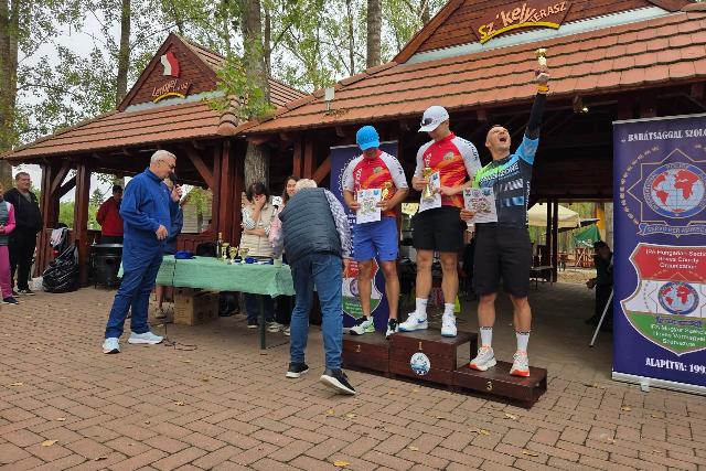 Rugyai Csaba kateg�riagy�zelmet �s abszol�t dobog�t �nnepelhetett