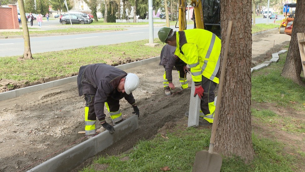 Zajlik a jrdafeljts a Gasparich utcban