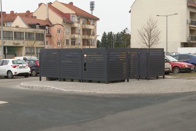 Újabb fejlesztés: elkészült a Mérleg téri hulladéksziget Újabb fejlesztés: elkészült a Mérleg téri hulladéksziget