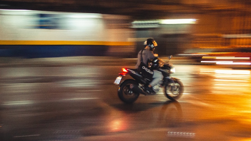Elcsúszott egy motoros Zalaegerszegen Elcsúszott egy motoros Zalaegerszegen