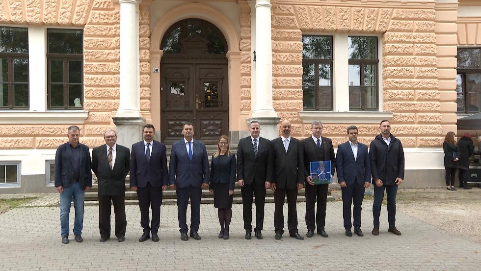 Közel egymilliárd forintból megújult a Zalaegerszegi Zrínyi Miklós Gimnázium Közel egymilliárd forintból megújult a Zalaegerszegi Zrínyi Miklós Gimnázium