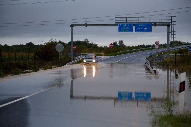 Csaknem 200 helysznen dolgoztak vztfolys miatt a Magyar Kzt szakemberei