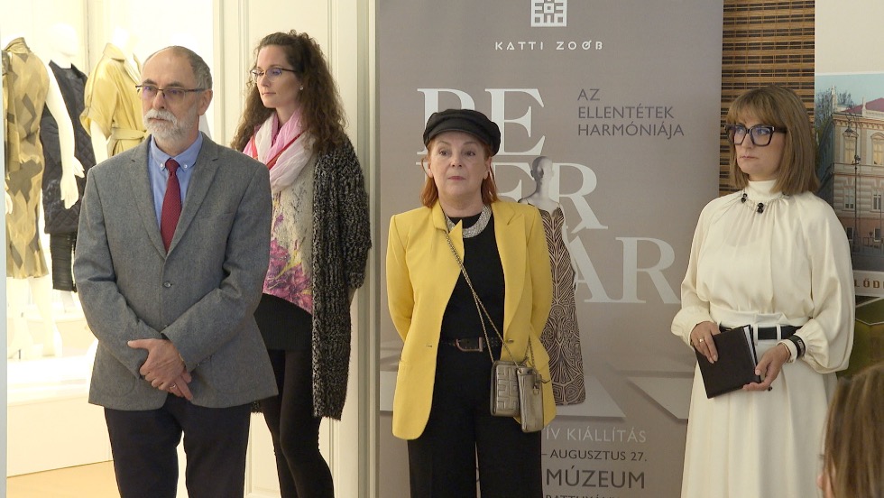 Zoób Kati divattervező munkáiból nyílt kiállítás Zalaegerszegen Zoób Kati divattervező munkáiból nyílt kiállítás Zalaegerszegen