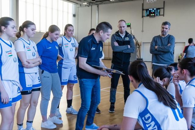 Versenyben maradni a 9. hely�rt – p�nteken hazai p�ly�n kezd a ZTE NKK