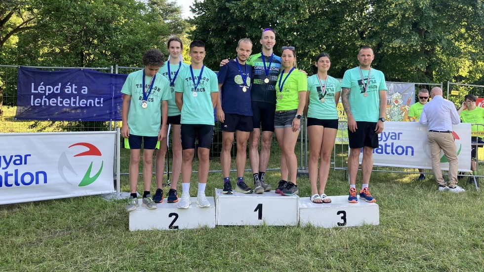 A Zalatriatlon versenyzinek is jutott rem a Gbarti-tnl rendezett triatlon versenyen
