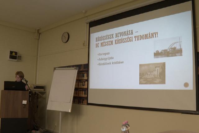 K�z�ss�gi tudom�ny a De�k-k�nyvt�rban