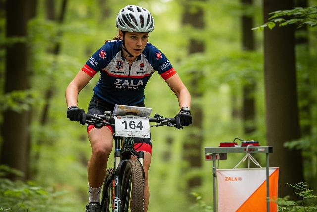 Nemzetk�zi t�j�koz�d�si ker�kp�rverseny Zalaegerszegen
