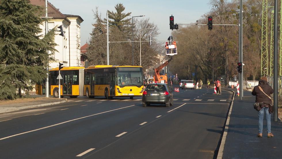 Január hatodikán folytatódik a Kosztolányi út kétirányúsításának második üteme Január hatodikán folytatódik a Kosztolányi út kétirányúsításának második üteme
