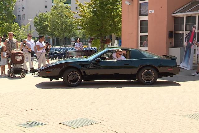 Filmes autókat bemutató kiállítást tartottak Zalaegerszegen Filmes autókat bemutató kiállítást tartottak Zalaegerszegen
