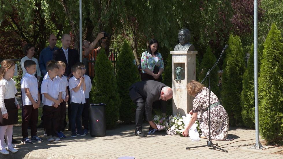Ünnepséget tartottak Teskándon, a Csukás István Általános Iskolában Ünnepséget tartottak Teskándon, a Csukás István Általános Iskolában