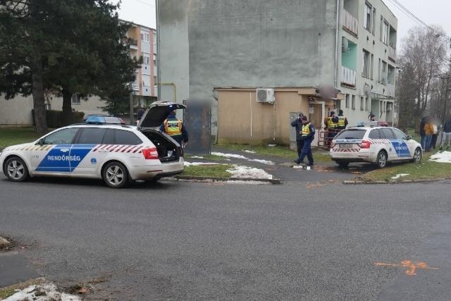 K�ssel fenyegette az elad�t egy zalaszentgr�ti trafikban – elfogt�k