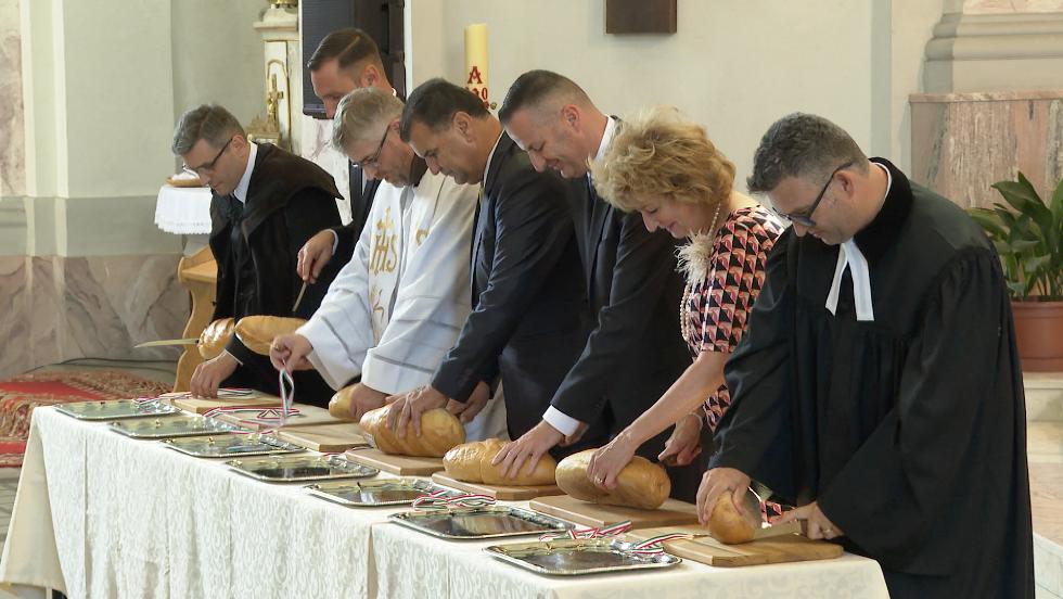 Az államalapításra emlékeztek a Jézus Szíve Ferences Plébániatemplomban is Az államalapításra emlékeztek a Jézus Szíve Ferences Plébániatemplomban is