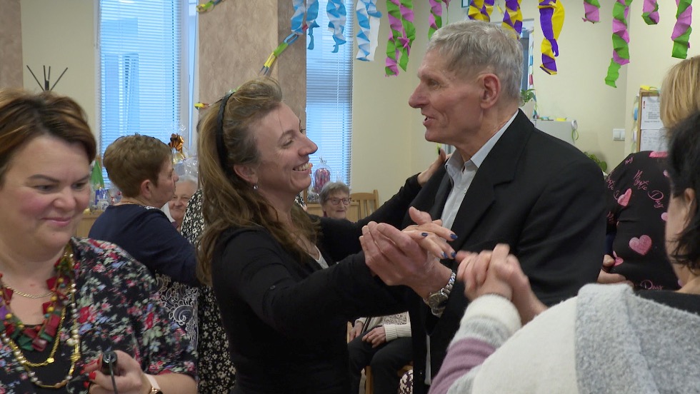 Farsangi mulatság az idősek klubjában Farsangi mulatság az idősek klubjában