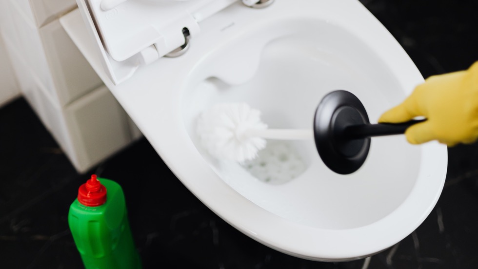 Helytelenül takarítjuk a WC-t, ami miatt a tisztítószereket is pocsékoljuk Helytelenül takarítjuk a WC-t, ami miatt a tisztítószereket is pocsékoljuk
