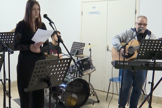 Valentin-nap alkalm�b�l adtak koncertet