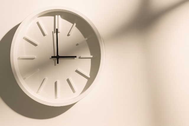 Hamarosan j�n az �szi �ra�t�ll�t�s