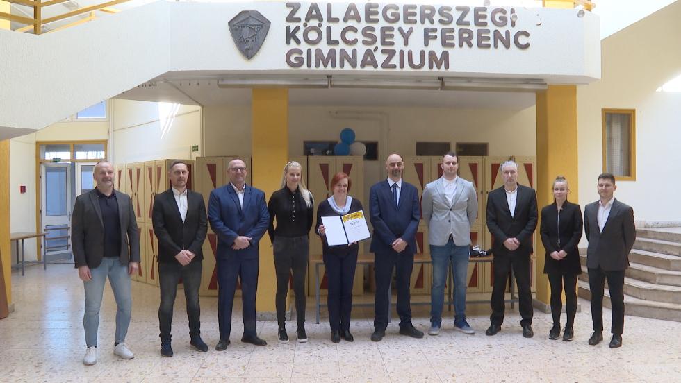 Díjátadó a Kölcsey Ferenc Gimnáziumban Díjátadó a Kölcsey Ferenc Gimnáziumban