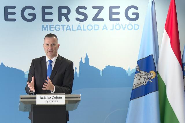 D�nt�tt a k�zgy�l�s