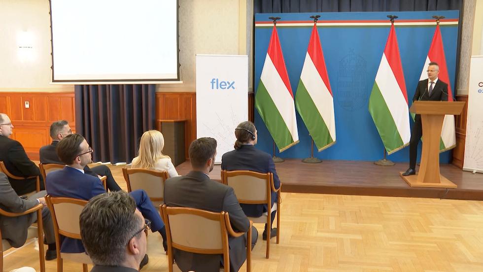 7,8 milliárd forinttal támogatja a kormány a Flex fejlesztését 7,8 milliárd forinttal támogatja a kormány a Flex fejlesztését