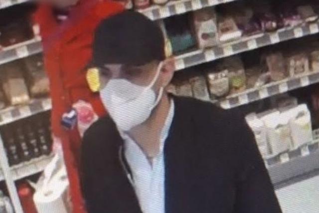 Felismeri? �kszereket lopott egy zalaegerszegi �zletb�l, a rend�rs�g keresi