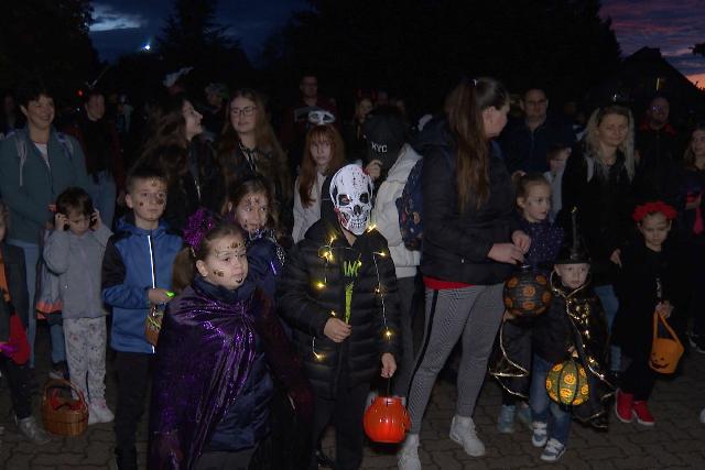 „Csokit vagy csalunk” – Jelmezes sta Cscsbozsokon 