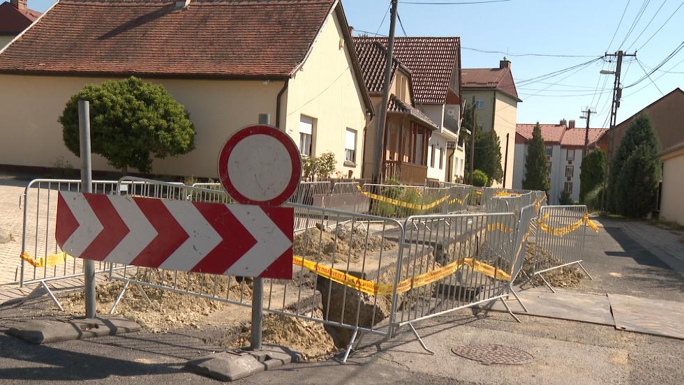 Gázvezetékcsere a Honvéd utcában Gázvezetékcsere a Honvéd utcában