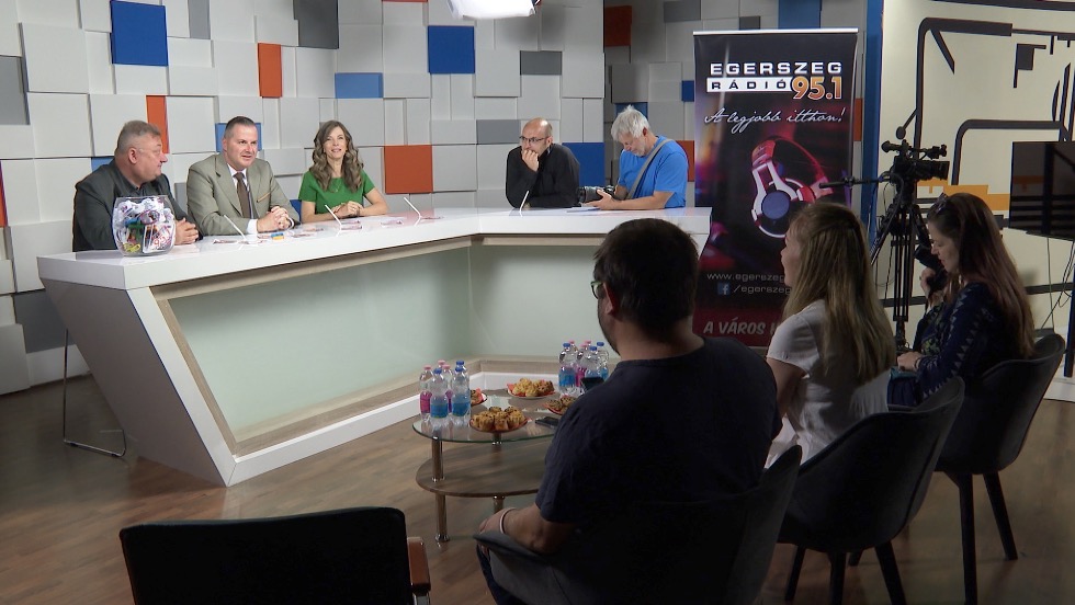 A következő évtizedben is szól az Egerszeg Rádió! A következő évtizedben is szól az Egerszeg Rádió!