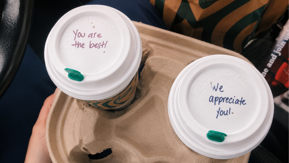 Újra ráírják a nevünket a kávéra a Starbucks-ban Újra ráírják a nevünket a kávéra a Starbucks-ban
