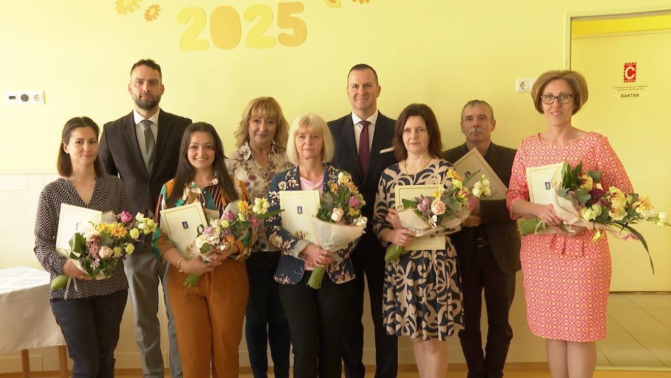 A legkiemelkedőbb munkát végző szakembereket díjazták a Bölcsődék Napja alkalmából A legkiemelkedőbb munkát végző szakembereket díjazták a Bölcsődék Napja alkalmából