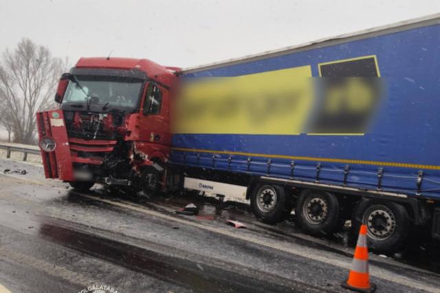 Hóhelyzet Zalában: balesetek, elakadások, kidőlt fák – Frissítve Hóhelyzet Zalában: balesetek, elakadások, kidőlt fák – Frissítve