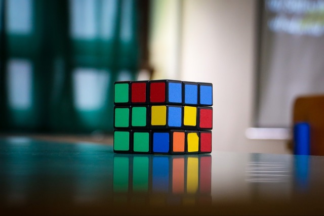 Rubik-kocka világrekordot szeretett volna felállítani a Titan búvárhajón elhunyt fiú – eredetileg nem ő ment volna apjával Rubik-kocka világrekordot szeretett volna felállítani a Titan búvárhajón elhunyt fiú – eredetileg nem ő ment volna apjával