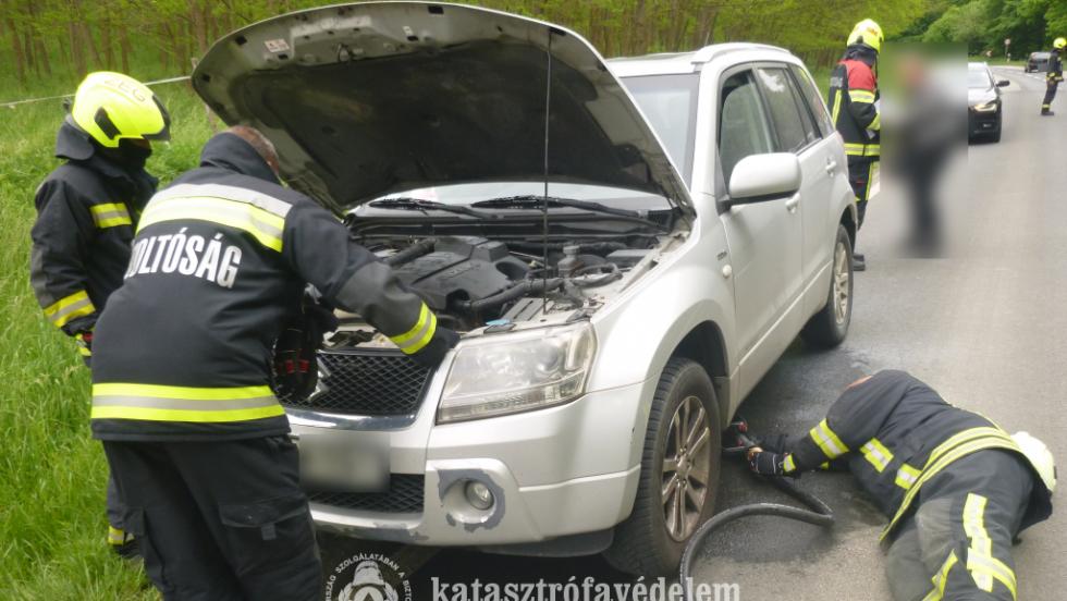 Kigyulladt egy autó Zalaegerszeg külterületén – szabadnapos tűzoltó oltotta el Kigyulladt egy autó Zalaegerszeg külterületén – szabadnapos tűzoltó oltotta el