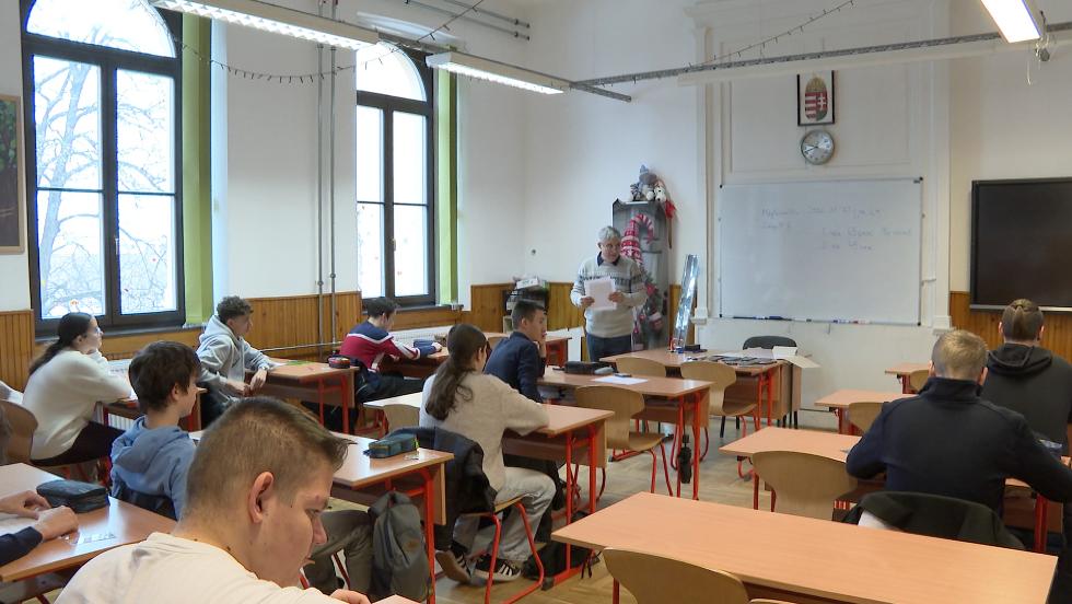 Felvételiztek a diákok Felvételiztek a diákok