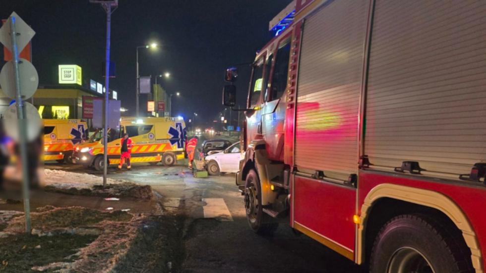 Frontálisan ütközött két autó Nagykanizsán Frontálisan ütközött két autó Nagykanizsán